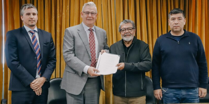 Vicuña y UOCRA acuerdan condiciones laborales para el desarrollo del proyecto en la cordillera